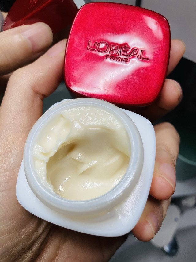 视黄酮抗皱，胜肽提拉，抗皱眼霜真的有效吗？不用怎么知道
