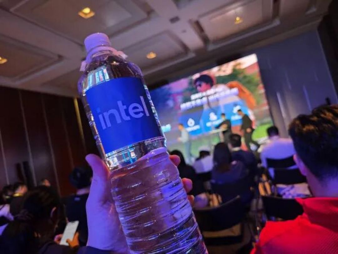 AI高静游戏本Plus来了,玩家可以既要又要还要?