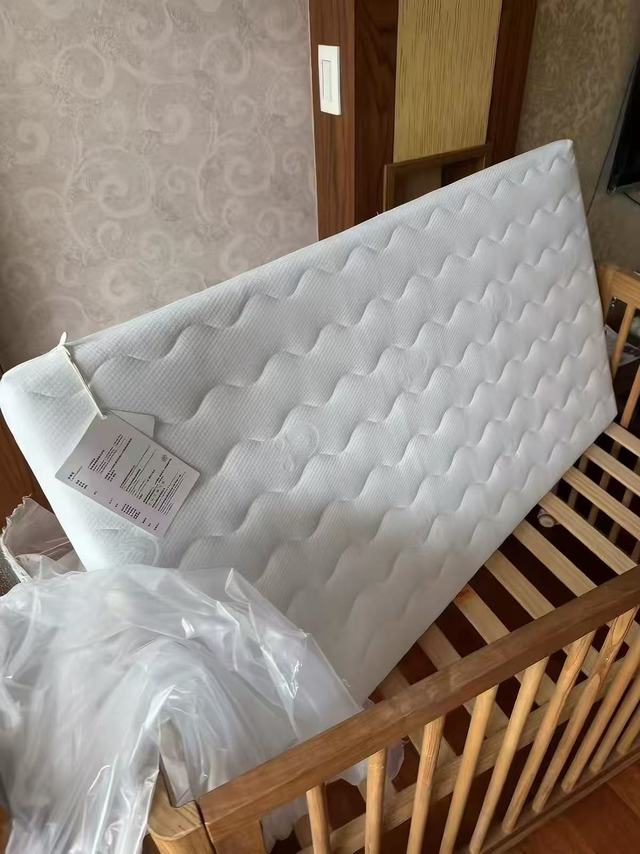 今天给你们安利一款KUB可优比婴儿床垫