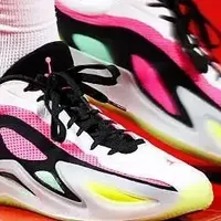 【NBA每日上脚】奥莱300甩的货，能打季后赛？