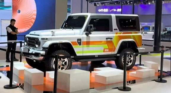 北汽212 三门版 短轴 大号吉姆尼 8月发布上市_跑车_什么值得买