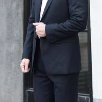 一件套西解锁男士所有正式场合体面，省心又有面。