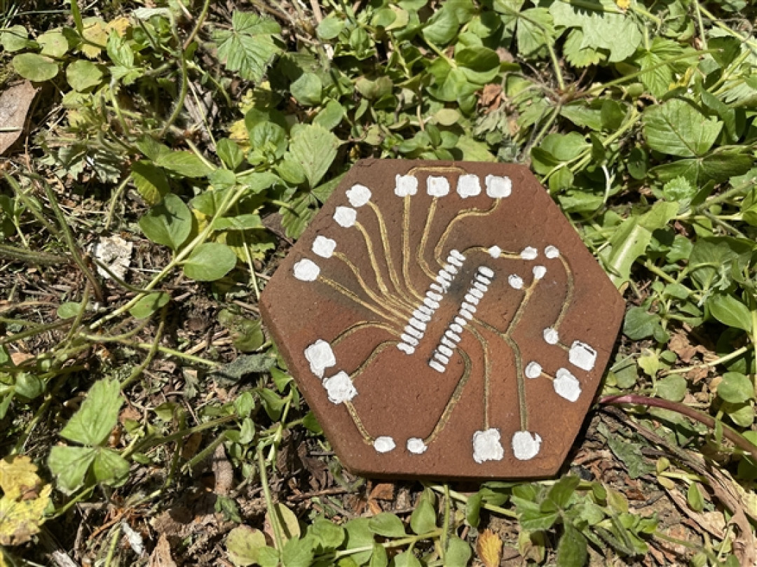 史前工艺做电路板!用泥土和柴火纯手搓PCB:全套教程已开源