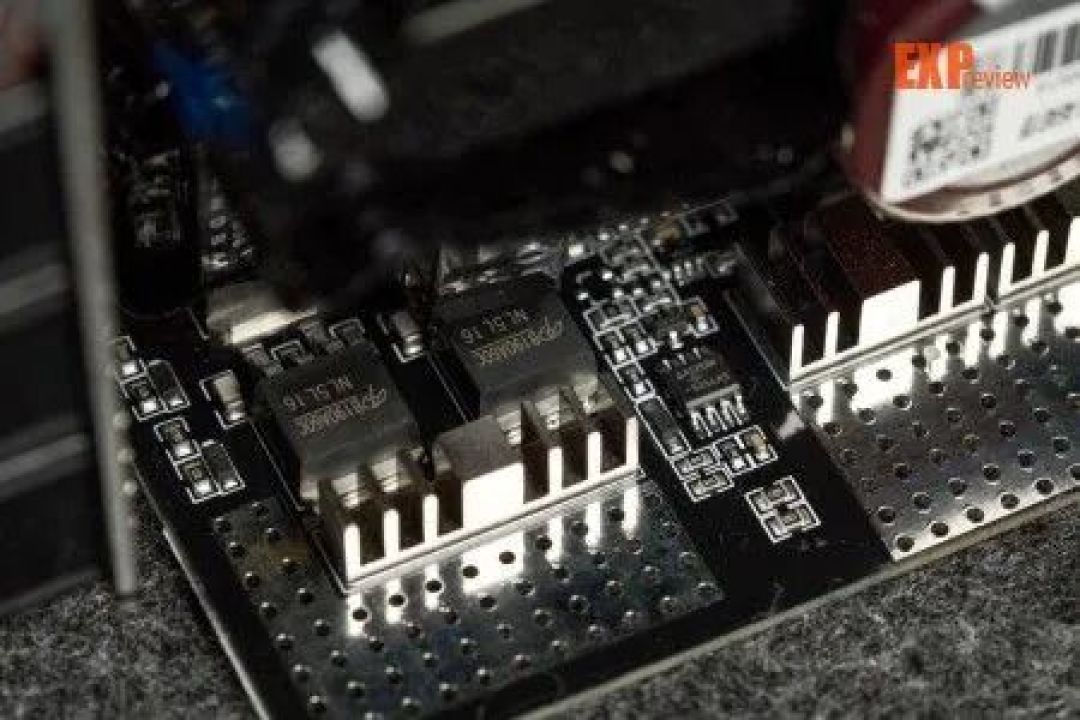 海韵FOCUS GX-1000 V5电源评测:内部小改款,能效大升级