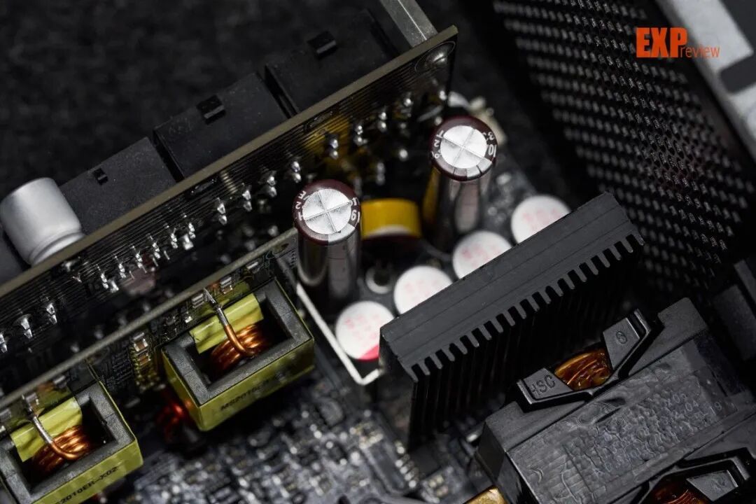 技嘉EAGLE 1000PM PG5电源评测:PPLP双铂金效能,千元以内难逢敌手