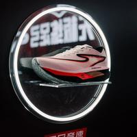 不卷碳板卷本质，鸿星尔克K303、绝尘5全新发布