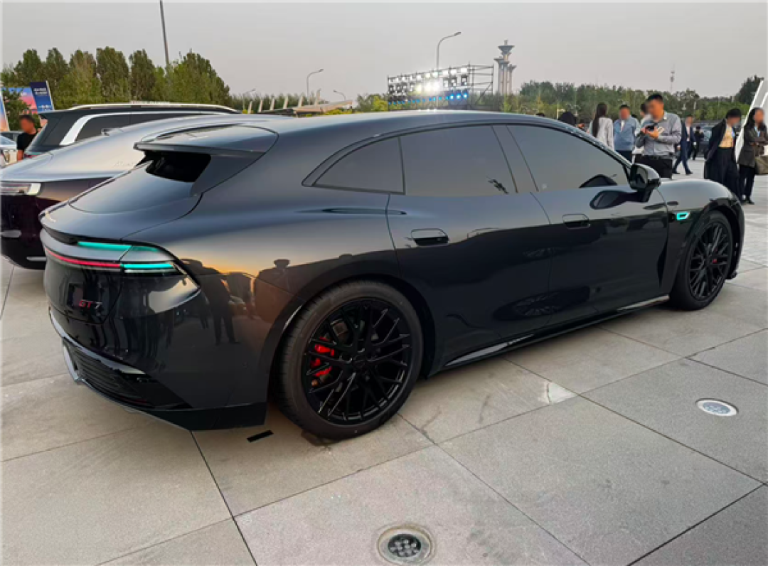 华为全家桶上车!启境GT7实车亮相:2.98秒破百的新一代智能猎装车