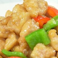 潍坊人认证！这道青椒爆鸡丁才是米饭杀手天花板！鸡丁这样爆炒出来外香里嫩，青椒脆爽解腻，一口下去咸香入味