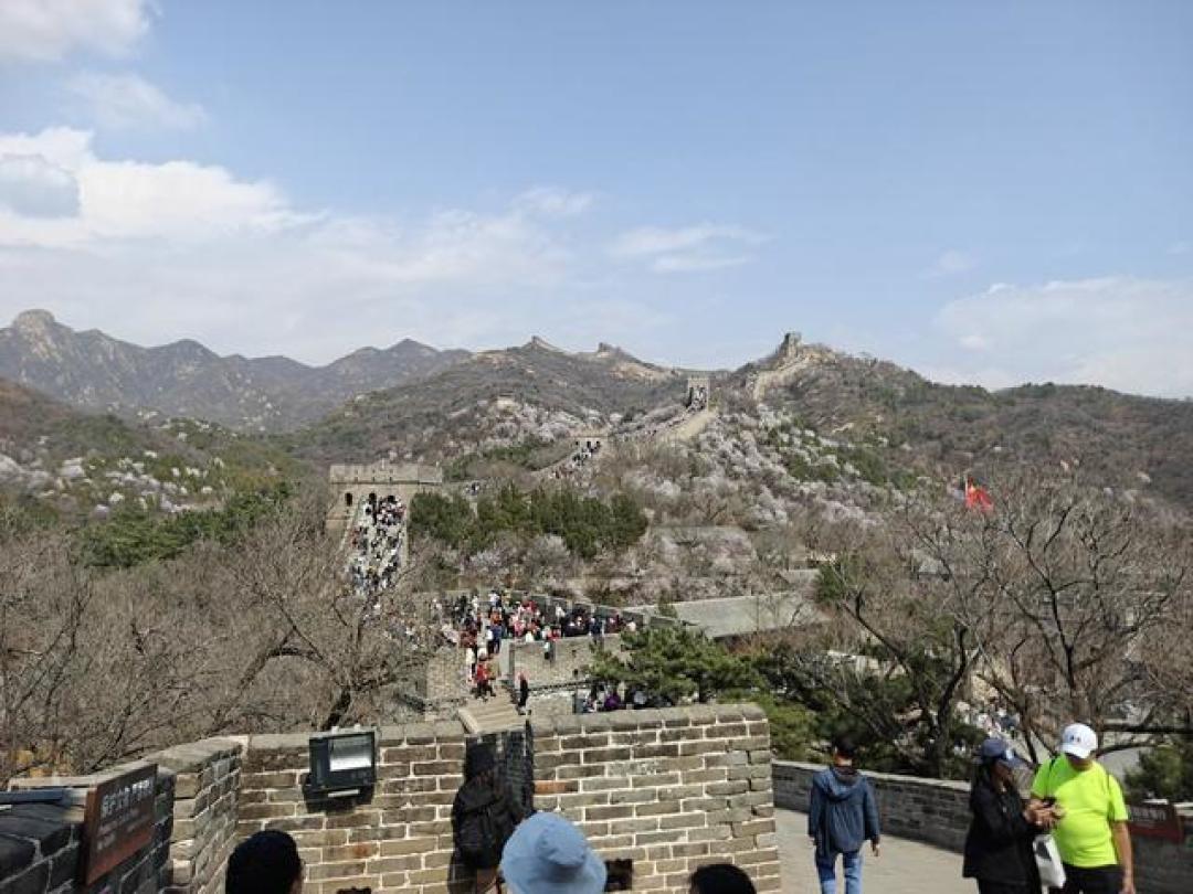 五一解锁八达岭新玩法:白天登长城,晚上看梦华大秀