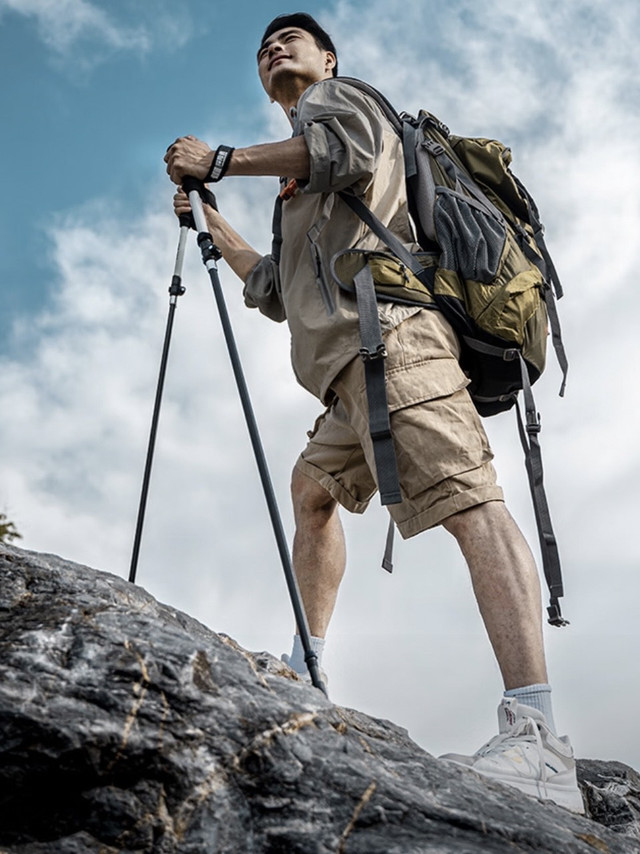 新手徒步神器！三款登山杖实测，解锁山野治愈力‌。