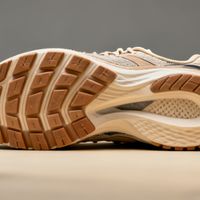 200-600元球鞋避坑指南：这三款穿得久、护得住、不伤身