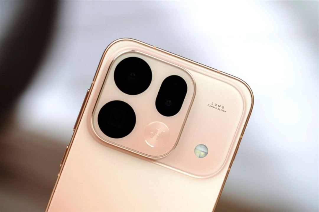 6.32 英寸塞下双2亿 + 7025mAh!! OPPO Find X9s Pro全面评测:新王小Ultra 影像续航手感全维封神