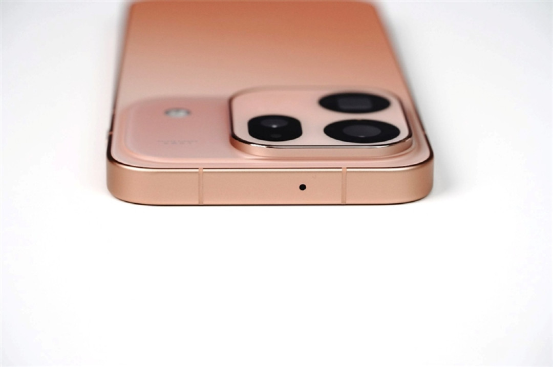 6.32 英寸塞下双2亿 + 7025mAh!! OPPO Find X9s Pro全面评测:新王小Ultra 影像续航手感全维封神