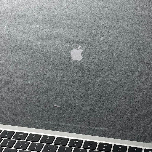 二手MacBook Pro 2020与新款Air对比