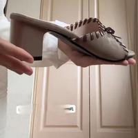 三款平价凉拖与坡跟凉鞋测评：参数、体验与选购建议