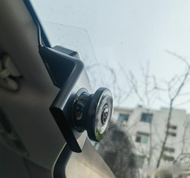 大神们，买新车想买个行车记录仪，是普通的那种好还是流媒体后视镜的那种好？有没有好的品牌型号推荐？