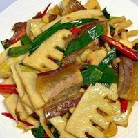 鲜脆春笋，咸香腊肉，绝配