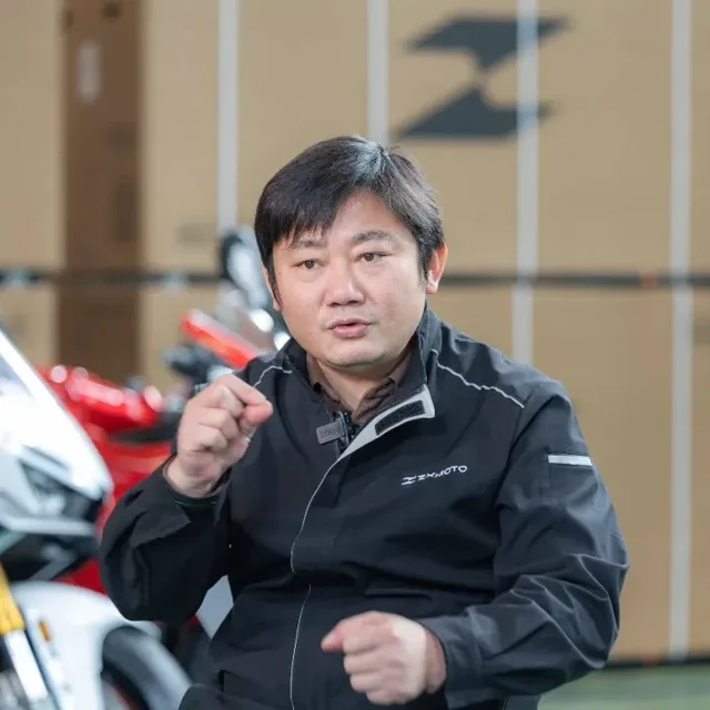 力挺余承东，却拒绝和华为合作，张雪到底在想什么？