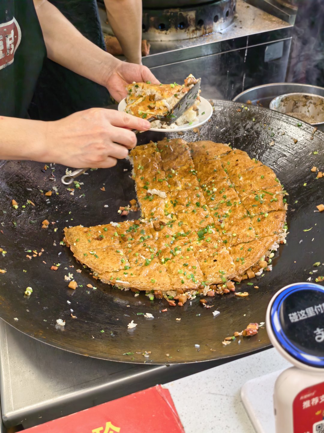 别再说恩施只有大峡谷，这碗锅气十足的炒豆皮才是老饕最爱