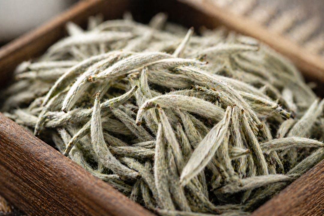 别再用100℃沸水冲一切了!这3种好茶,一烫就废