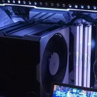  黑白闷骚天花板｜微星刀锋钛+5090D弱光主机分享