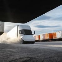 突发：特斯拉Semi开始正式量产，第一辆Semi从高产线上下线