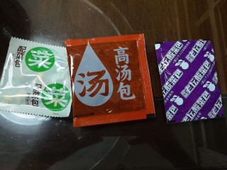 白象老坛酸菜牛肉面评测