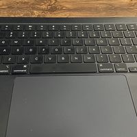 垃圾佬桌面 篇零：中登垃圾佬的桌面【1】MacBook Air M3 15寸无头骑士