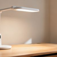 自动调光台灯真护眼还是添乱？明基MindDuo 2 Plus实测揭穿“智能”陷阱