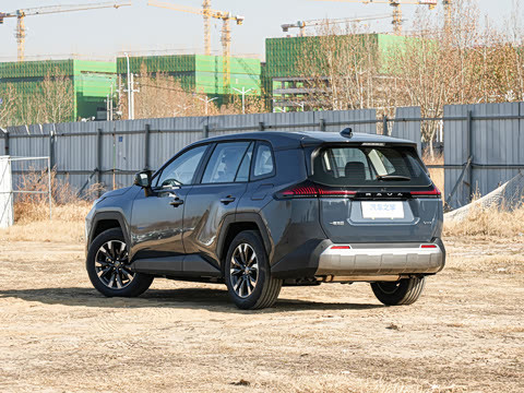 丰田RAV4荣放双擎：省油耐用家用SUV