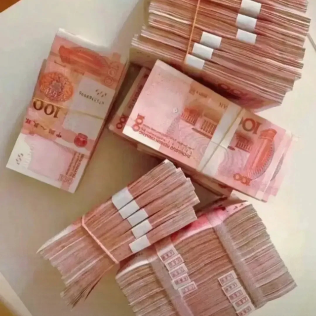 银行内部亲戚告诉我，买黄金就是跟风！奉劝我别摊这波浑水！！！