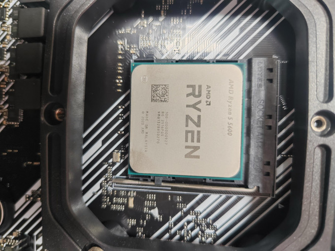 CPU