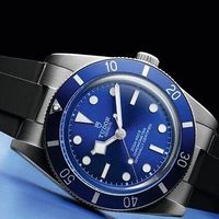 新表 | 3万价位，又多一枚扎实可靠的打工人好选！小表径，帝舵蓝，防水200米！