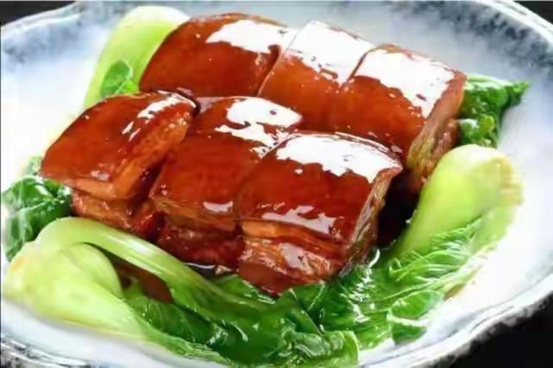 颠覆认知:东坡肉是清水炖肉?苏轼的诗里藏着真相