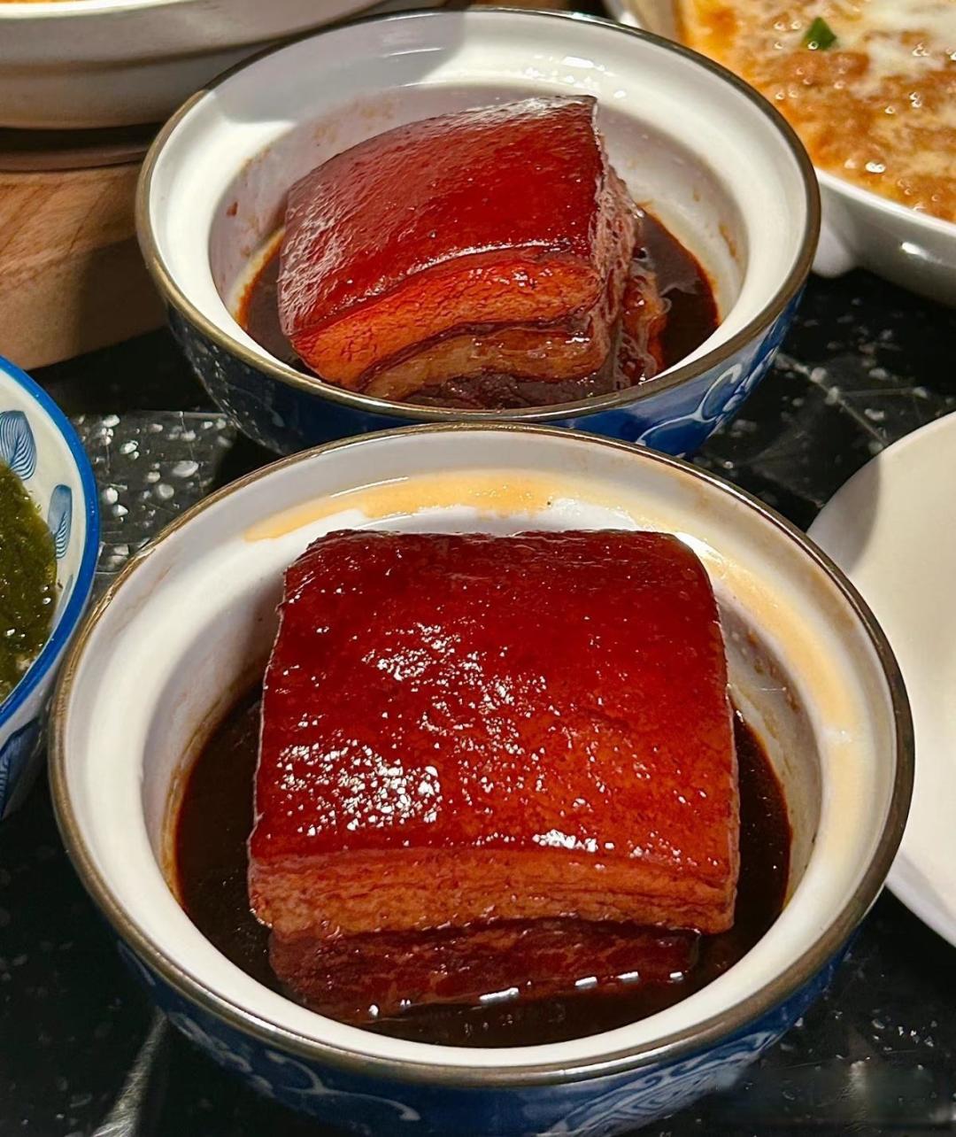 颠覆认知：东坡肉是清水炖肉？苏轼的诗里藏着真相
