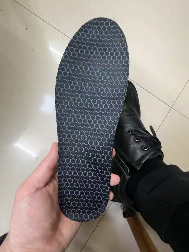 运动党挖到宝！这款蜂窝软弹鞋垫，久站不累脚