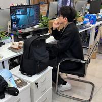 2026年一季度尼龙通勤包销量激增120%，轻量化成职场刚需