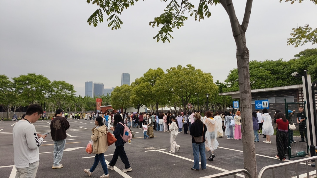 上海芒果音乐节:顶流阵容难救场,槽点频出体验两极分化