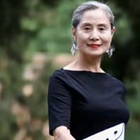 七八十岁的女人，尽量不要穿短裙和碎花裙，这些裙子更时髦洋气