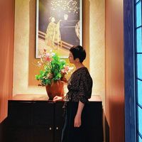初夏穿搭｜五六十岁女人一条黑色阔腿裤，百搭又显瘦，舒适又高级