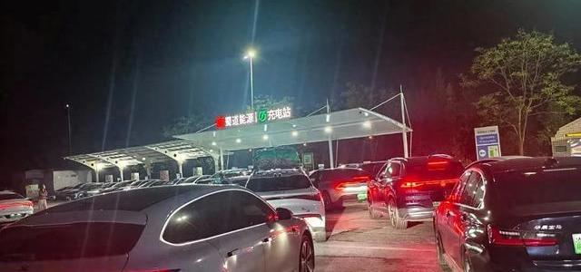 1540万辆电车挤爆高速，今年五一为啥没人喊充电难了？