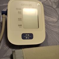 欧姆龙上臂式血压计精准测量