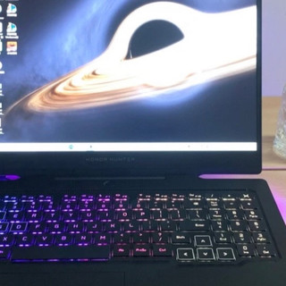 荣耀猎人 V700｜“绝版”游戏本的千元狂欢