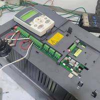 别再买PLC了！ABB变频器里藏着个“隐形大脑”，接好线自动稳压