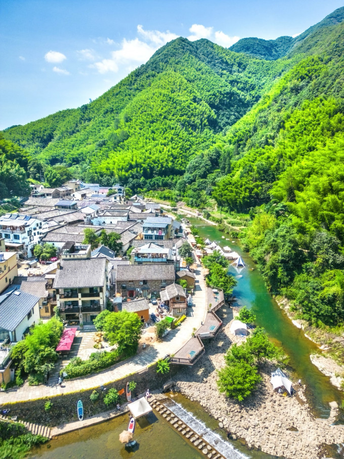 菠萝很忙国内度假