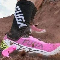 国产“山王”登顶：40%穿着率硬刚HOKA、萨洛蒙，凯乐石FUGA到底强在哪？