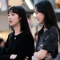 去了日本才发现，年轻人在穿长衣和长裤，不露腰、不露腿，更高级