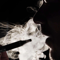 抽完电子烟嘴里有味？别只用薄荷糖，这样做更管用