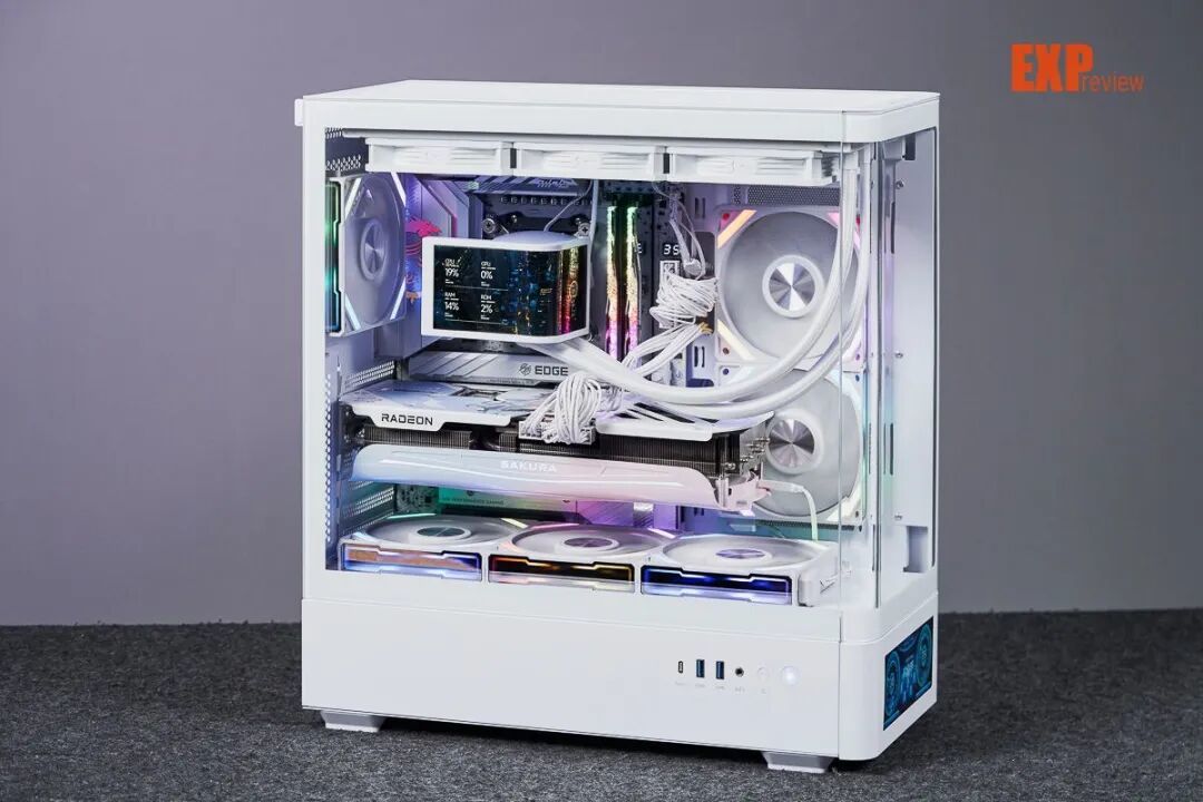 eMachines宏碁宙斯·智幕MaxL机箱评测:可从容体验的带屏无立柱海景房