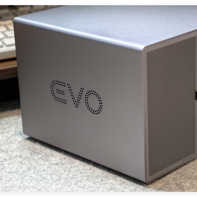 飞牛 EVO4 连续 1 小时温度压测，这次有点不一样